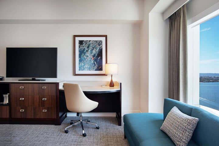 Room 10 of 175