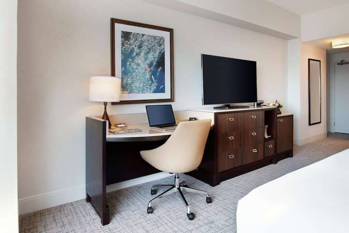 Room 38 of 175