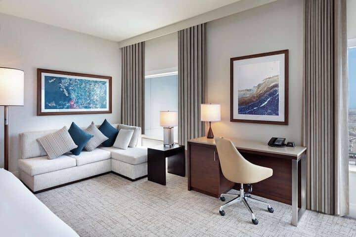 Room 40 of 175