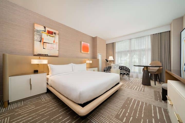 Room 16 of 96